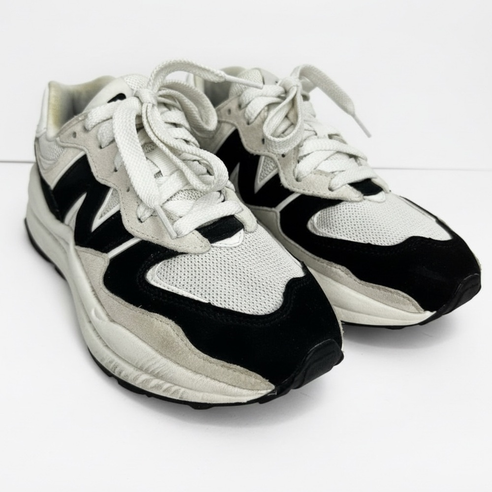 New‎ Balance 57/40 Sea Salt Cream and Black Women's Sneakers Sz 8.5